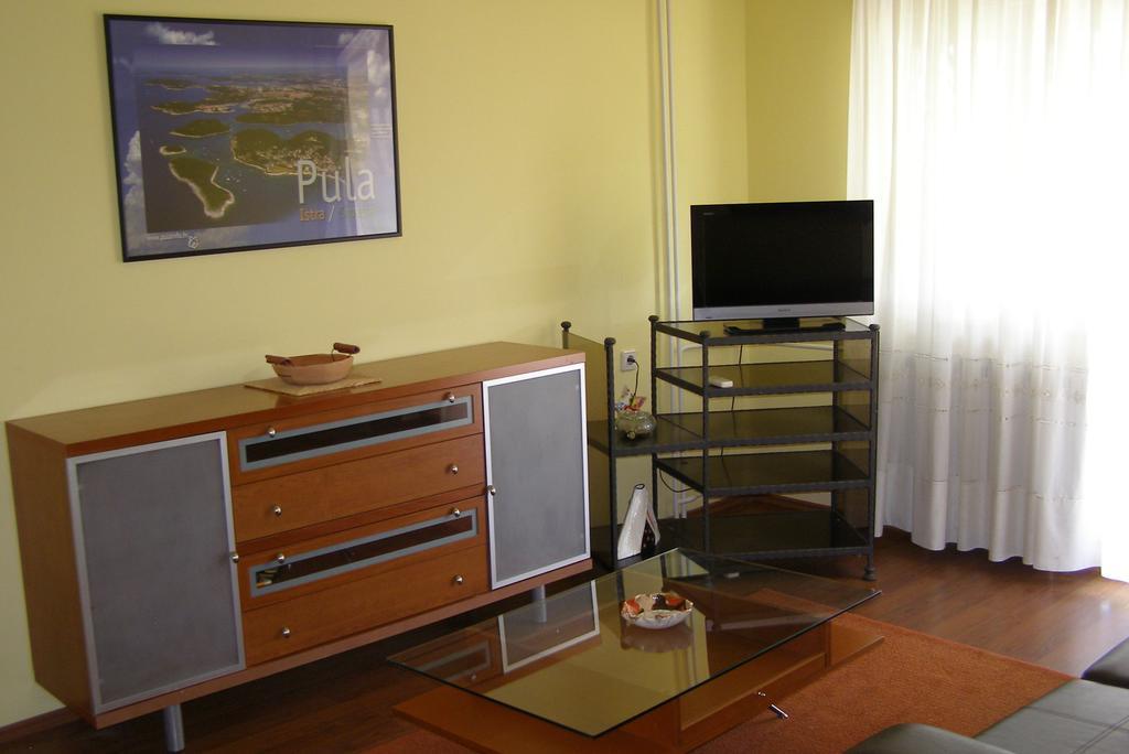 Apartment Vallelunga بولا الغرفة الصورة